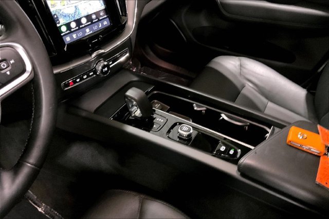 Certified 2025 Volvo XC60 B5 Core w/ Climate Package AWD/4WD image 18