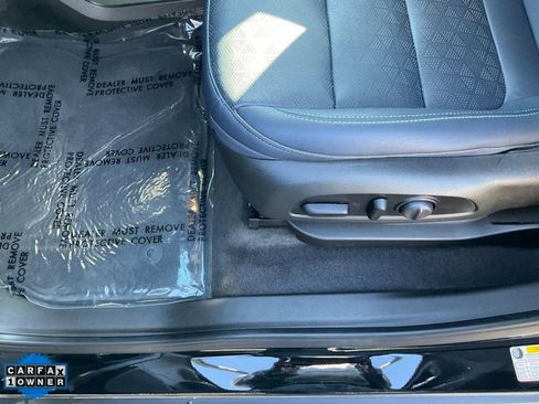 Used 2022 Chevrolet Bolt EUV LT w/ Convenience Package image 14