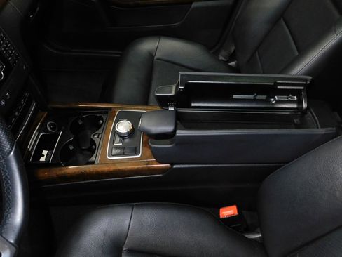 Used 2013 Mercedes-Benz E 350 4MATIC Sedan image 38