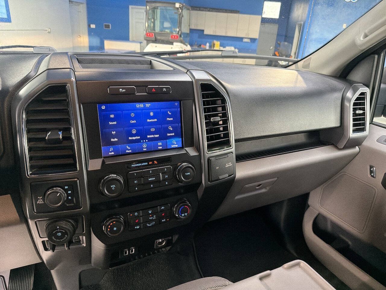 Used 2019 Ford F150 XLT w/ Equipment Group 302A Luxury AWD/4WD image 24