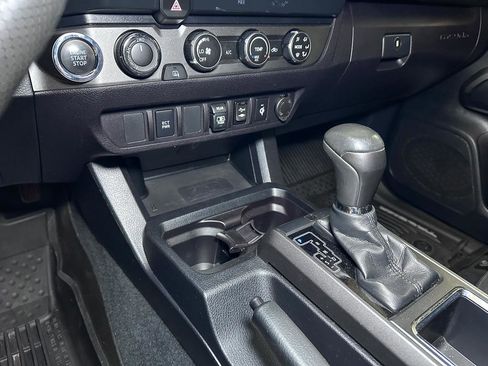 Used 2019 Toyota Tacoma TRD Off-Road image 39