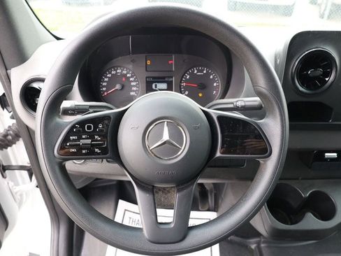 Used 2023 Mercedes-Benz Sprinter 2500 image 11