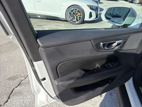 Certified 2025 Volvo V60 B5 Cross Country Plus image 6