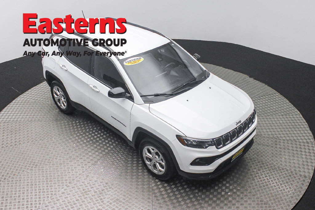 Used 2024 Jeep Compass Latitude AWD/4WD image 5