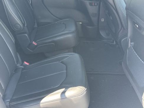 New 2026 Chrysler Pacifica Select image 16
