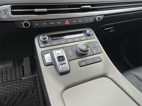 Certified 2024 Hyundai Palisade SEL image 17