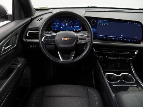 Used 2024 Chevrolet Traverse LT w/ Trailering Package FWD image 14