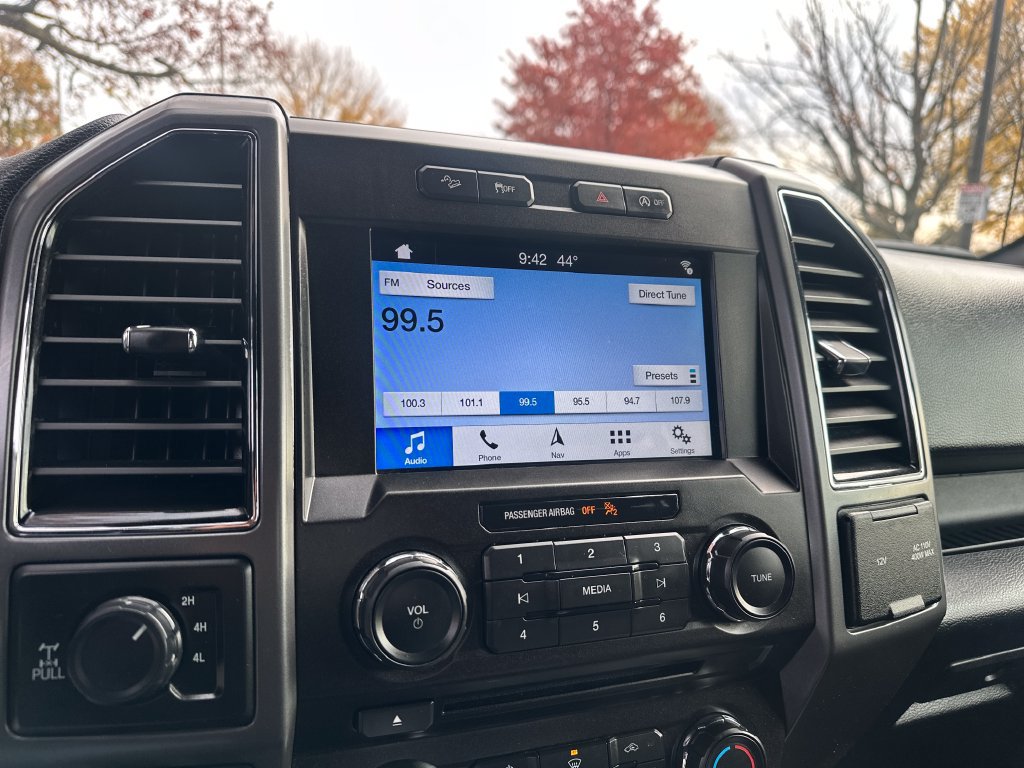 Used 2018 Ford F150 XLT w/ Equipment Group 302A Luxury AWD/4WD image 16