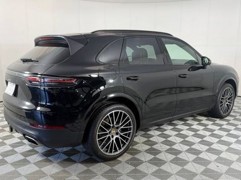 Used 2023 Porsche Cayenne AWD/4WD image 8