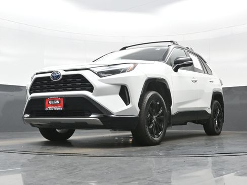 Used 2024 Toyota RAV4 XSE AWD/4WD image 29