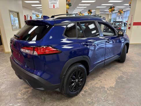 Used 2022 Toyota Corolla Cross LE w/ Black Badges Package (TMS) image 12