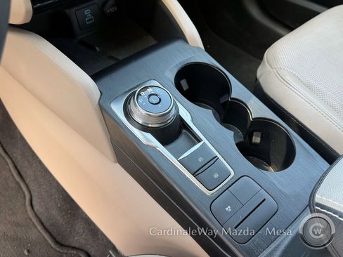 Used 2022 Ford Escape SEL w/ Technology Package FWD image 11