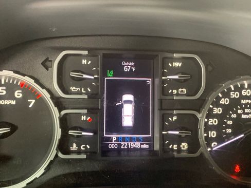 Used 2020 Toyota Tundra SR5 w/ SR5 Upgrade Package image 24