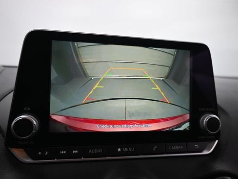 Used 2024 Nissan Sentra SV FWD image 18