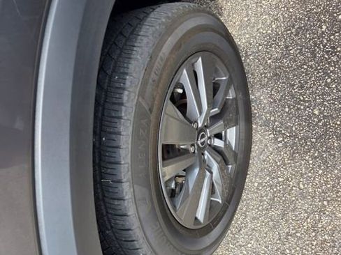 Used 2024 Nissan Pathfinder SV AWD/4WD image 4