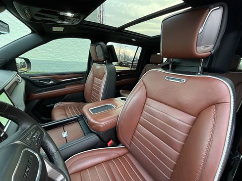 Used 2024 GMC Yukon XL Denali Ultimate image 10