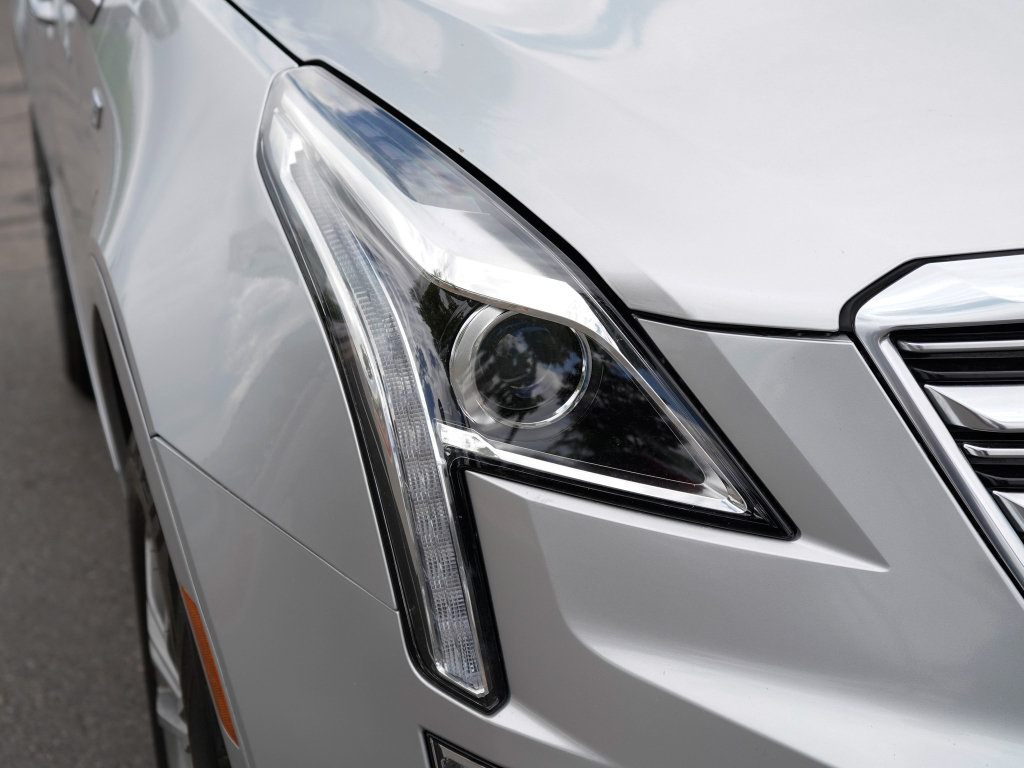 Used 2019 Cadillac XT5 Luxury AWD/4WD image 2