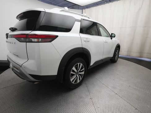 Certified 2025 Nissan Pathfinder SL AWD/4WD image 34