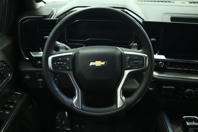 Used 2023 Chevrolet Silverado 1500 LTZ w/ Technology Package AWD/4WD image 12