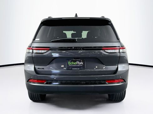 Used 2023 Jeep Grand Cherokee Altitude AWD/4WD image 7