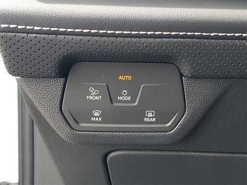 New 2026 Volkswagen Atlas SE image 30