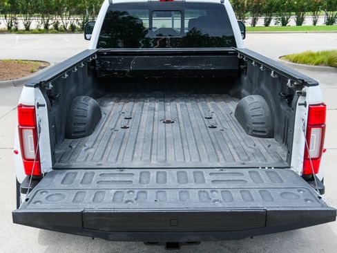 Used 2022 Ford F450 Platinum w/ FX4 Off-Road Package AWD/4WD image 31