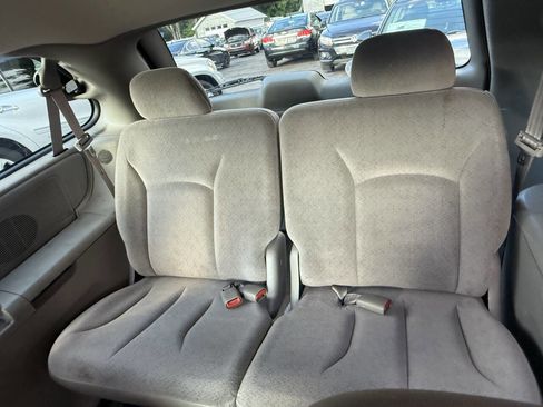 Used 2003 Chrysler Town & Country LX FWD image 18
