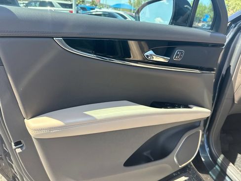 Used 2023 Lincoln Nautilus AWD w/ Premium Package image 15