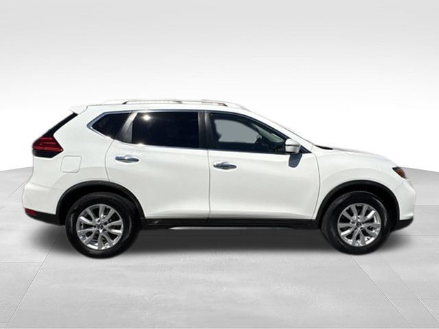 Used 2017 Nissan Rogue SV FWD image 8