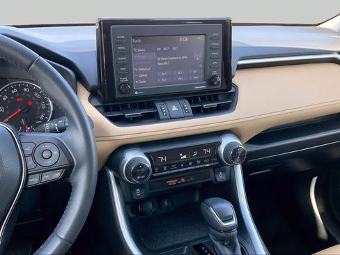 Used 2022 Toyota RAV4 XLE Premium FWD image 7