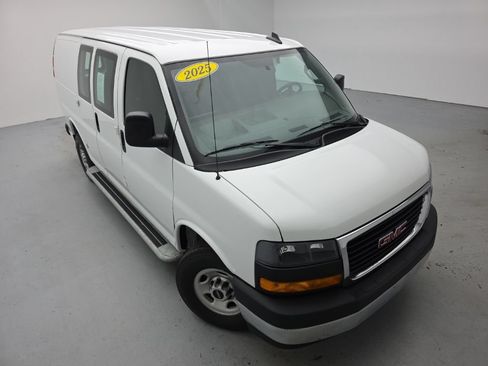 Used 2025 GMC Savana 2500 w/ Driver Convenience Package RWD image 2