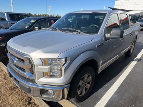Used 2016 Ford F150 XLT w/ Trailer Tow Package image 9