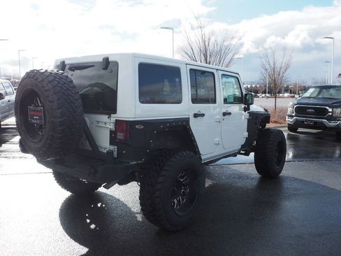 Used 2017 Jeep Wrangler Unlimited Sahara image 5