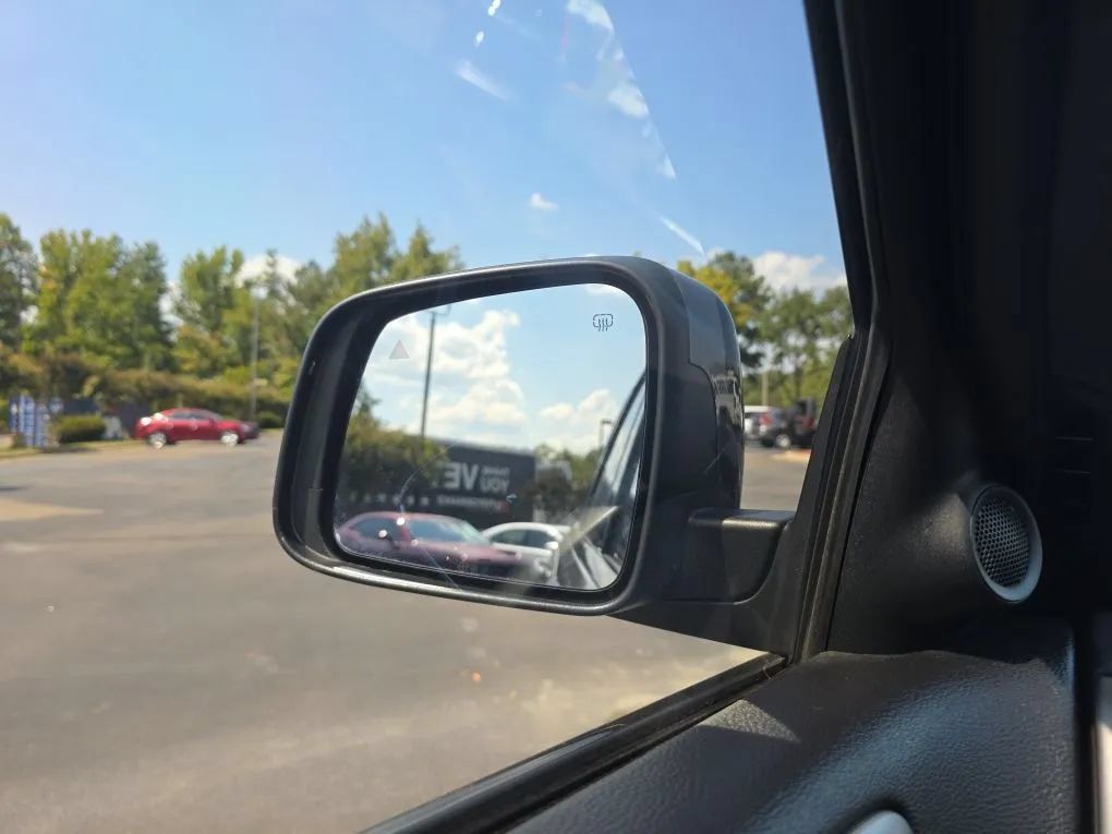 Used 2019 Jeep Grand Cherokee Altitude AWD/4WD image 25