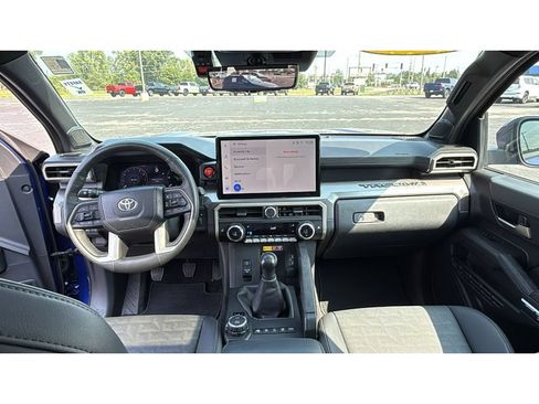 Used 2024 Toyota Tacoma TRD Off-Road w/ TRD Off Road Premium Package AWD/4WD image 31