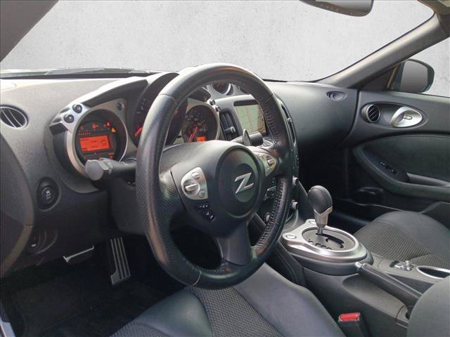 Used 2017 Nissan 370Z Touring RWD image 10