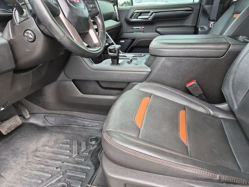 Used 2023 GMC Sierra 1500 AT4 w/ Technology Package AWD/4WD image 10
