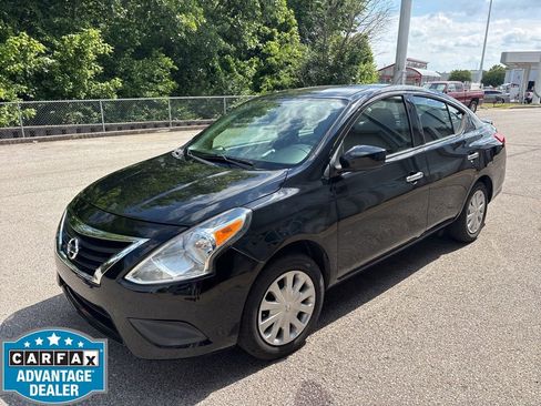 Used 2019 Nissan Versa SV FWD image 1