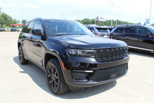 Used 2024 Jeep Grand Cherokee Altitude AWD/4WD image 6
