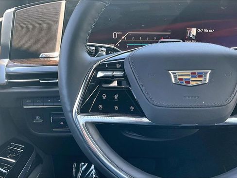 Certified 2025 Cadillac Escalade ESV Sport Platinum w/ LPO, ONYX Package AWD/4WD image 11