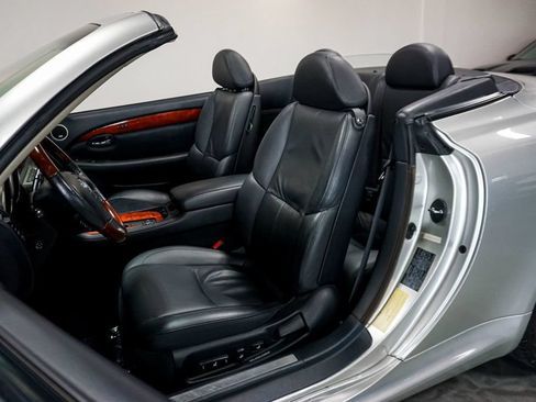 Used 2004 Lexus SC 430 Convertible RWD image 12