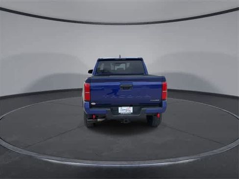 Used 2025 Toyota Tacoma TRD Sport image 7