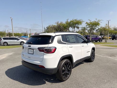 New 2026 Jeep Compass Latitude image 3