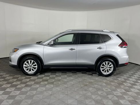 Used 2020 Nissan Rogue SV image 9