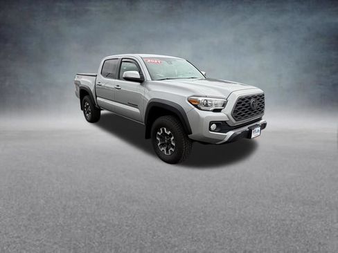 Used 2021 Toyota Tacoma TRD Off-Road w/ Technology Package AWD/4WD image 8
