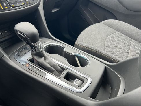 Used 2024 Chevrolet Equinox LT image 33