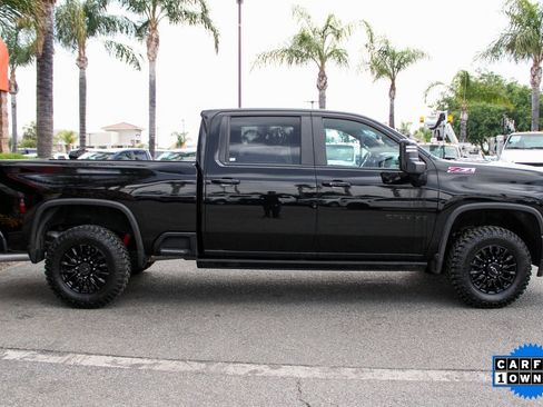 Used 2022 Chevrolet Silverado 2500 LTZ w/ LTZ Plus Package image 12