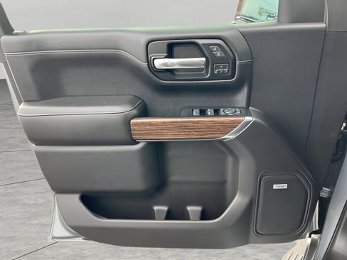 Used 2019 Chevrolet Silverado 1500 High Country w/ Technology Package image 23