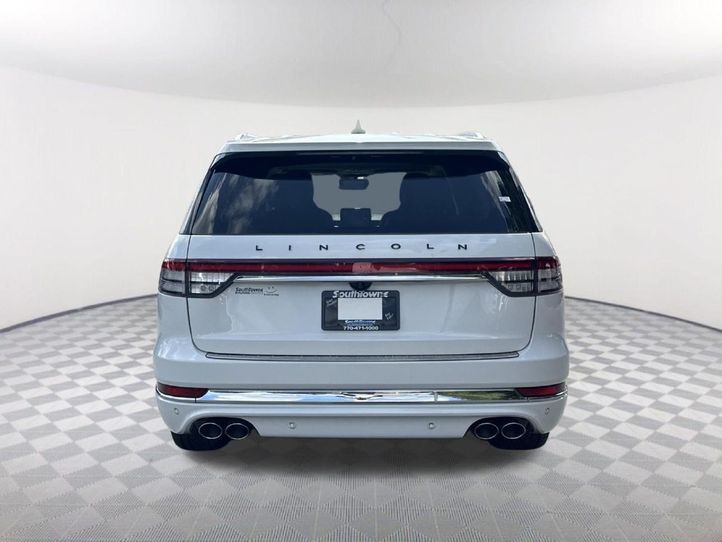 Used 2023 Lincoln Aviator Black Label Grand Touring AWD/4WD image 6