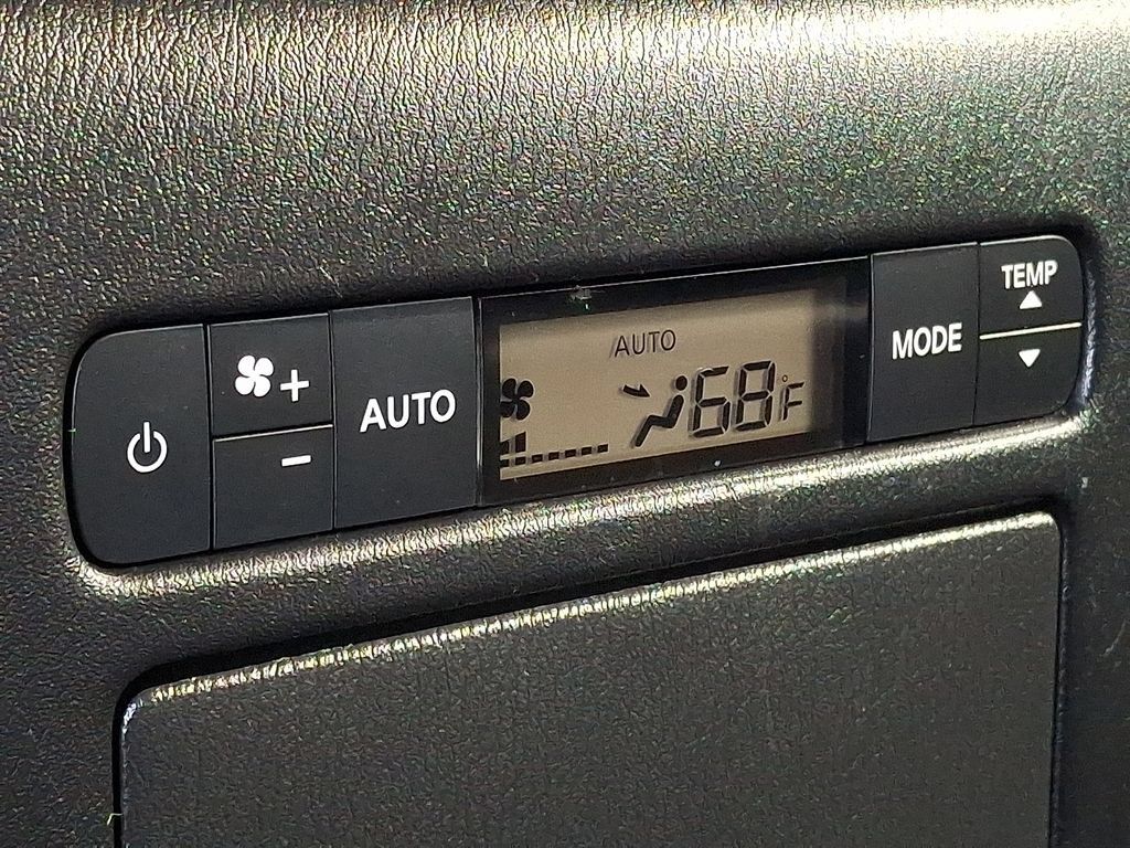 Used 2022 Nissan Armada SV AWD/4WD image 12